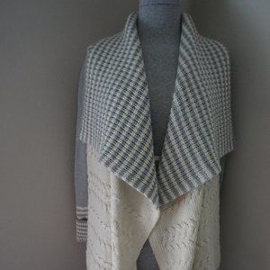 SUPER CUTE Gap Baby Blue & White Cardi